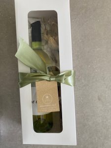 בקבוק יין ענק עם הקדשה אישית – תמונה 22