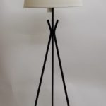 מנורה עומדת בסיס שחור - 3 צבעים