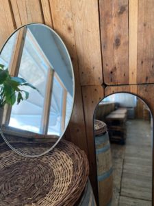 ⁦מראת גוף מסגרת דקה שחור/זהב⁩ – תמונה ⁦3⁩