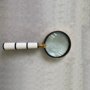 זכוכית מגדלת – תמונה 3