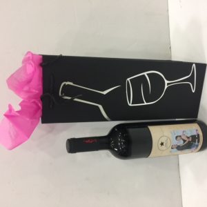 בקבוק יין ענק עם הקדשה אישית – תמונה 9
