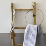 קולב מגבת זהב