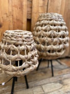 מנורת שולחן - שני גדלים