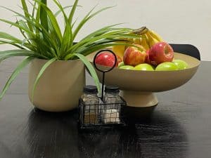 ⁦סט מלח פלפל עם מעמד - שחור/זהב⁩ – תמונה ⁦5⁩