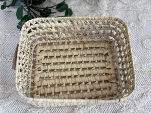 ⁦סלסלת קש שטוחה⁩ – תמונה ⁦4⁩