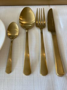 ⁦סט סכו"ם זהב מט - 24 חלקים⁩ – תמונה ⁦4⁩