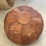 פוף עור חום