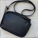 תיק עור שחור