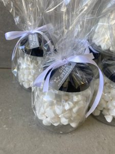 מארז מתנה צנצנת נשיקות