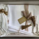 מארז מתנה סידור שולחן לבן וחגיגי