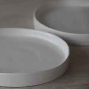 ⁦צלחת הגשה לבנה עגולה⁩ – תמונה ⁦5⁩