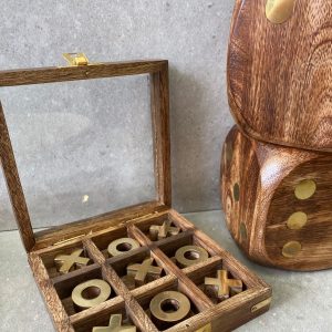 איקס עיגול בקופסת עץ