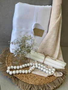 ⁦סט לעיצוב שולחן חג לבן חרוזים⁩ – תמונה ⁦5⁩