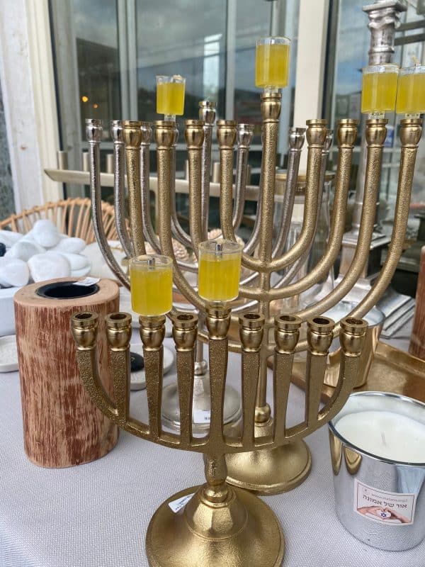 ⁦חנוכייה מעוצבת זהב⁩ – תמונה ⁦4⁩