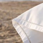 מפה לבנה חגיגית- בשילוב רקמה