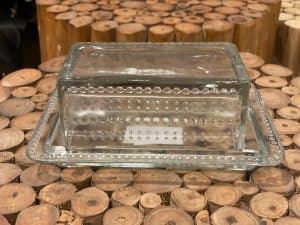 כלי לחמאה מזכוכית