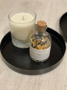 ⁦מגש מתכת עגול שחור - 2 גדלים⁩ – תמונה ⁦3⁩