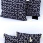 כרית נוי לבן כחול - 2 גדלים