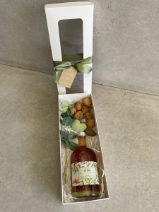 ⁦מארז ליקר ואגוזים⁩ – תמונה ⁦2⁩