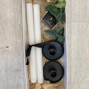 מארז מתנה זוג פמוטים שחור ונרות