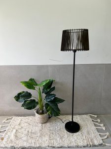 מנורה עומדת ניו יורק - שחור