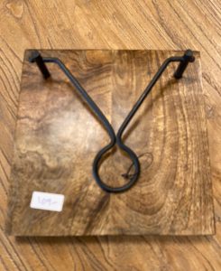 ⁦מחזיק מפיות מעץ - שחור⁩ – תמונה ⁦2⁩