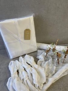 ⁦סט לעיצוב שולחן חג לבן חגיגי⁩ – תמונה ⁦3⁩