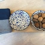 מארז מתנה - זוג קעריות ומגבת על מגש