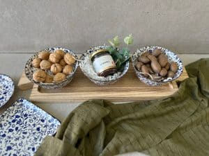 ⁦מארז מתנה - מגש עץ ו-3 קעריות⁩ – תמונה ⁦5⁩