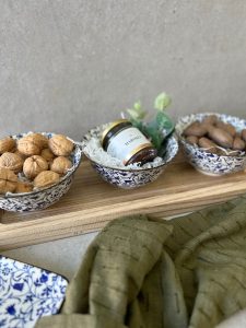 ⁦מארז מתנה - מגש עץ ו-3 קעריות⁩ – תמונה ⁦4⁩