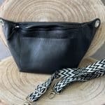 תיק פאוץ' עור שחור רצועה מעוצבת