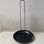 מעמד ממתכת לנייר סופג