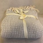 שמיכת פיקה וופל זוגי צבע אפור-תכלת