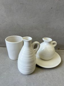 ⁦קנקן מיני קרמיקה טקסטורת פסים⁩ – תמונה ⁦2⁩