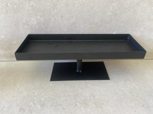 מגש על רגל מתכת צבע שחור – תמונה 3