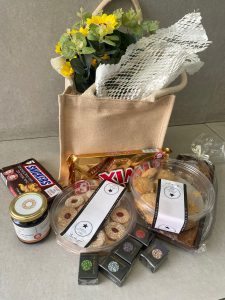 ⁦מארז הפתעות בתיק בד⁩ – תמונה ⁦3⁩