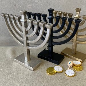 ⁦חנוכיית מתכת כסף⁩ – תמונה ⁦3⁩