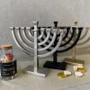 ⁦חנוכיית מתכת כסף⁩ – תמונה ⁦4⁩