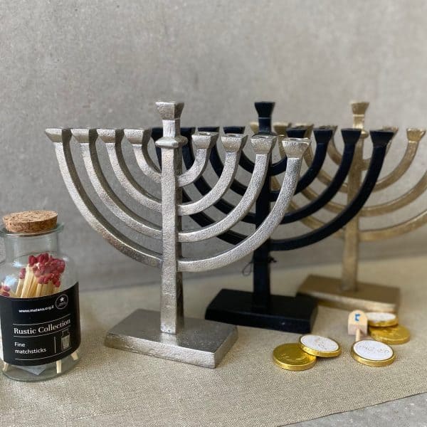 ⁦חנוכיית מתכת זהב⁩ – תמונה ⁦3⁩