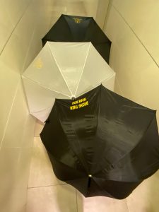 ⁦מטריית bring them home - שחור⁩ – תמונה ⁦2⁩