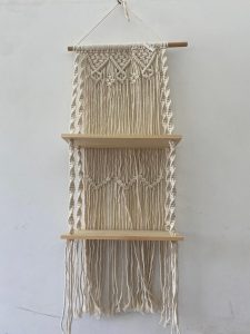 2 מדפי עץ בשילוב מקרמה – תמונה 5