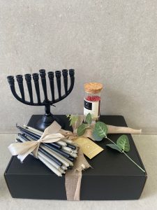 ⁦מארז חנוכה קלאסי⁩ – תמונה ⁦5⁩