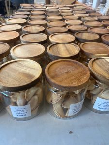 ⁦צנצנת זכוכית ממותגת עוגיות מזל⁩ – תמונה ⁦2⁩