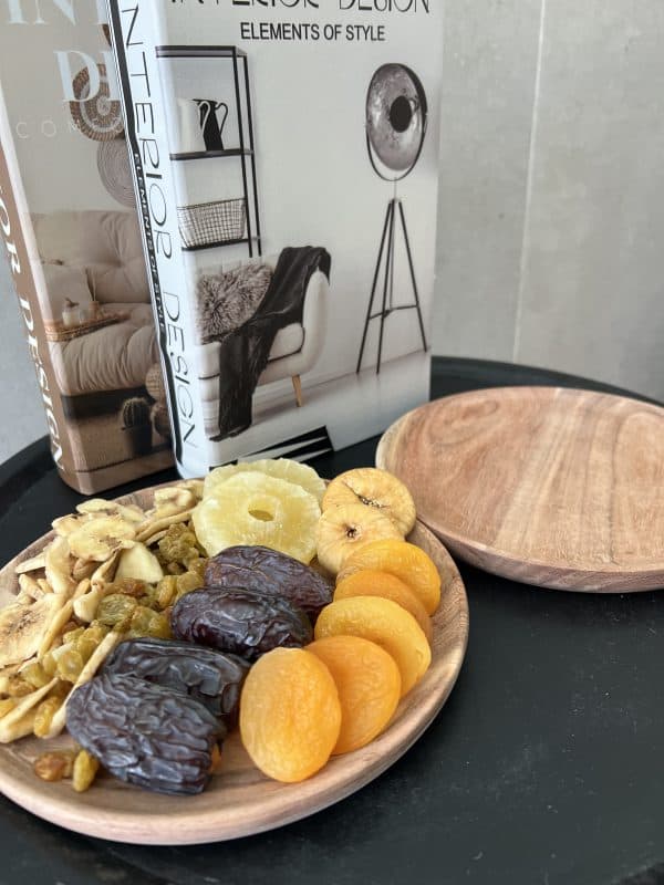⁦צלחת עץ עם פירות יבשים⁩ – תמונה ⁦3⁩