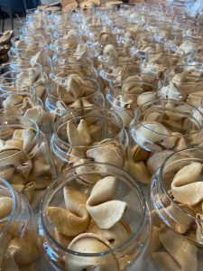 ⁦צנצנת זכוכית ממותגת עוגיות מזל⁩ – תמונה ⁦6⁩