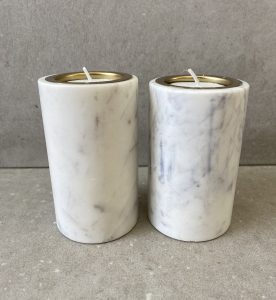 פמוט שיש לבן