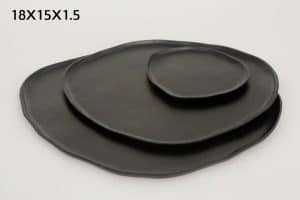 ⁦מגש אמורפי צלחת ברס שחורה S⁩ – תמונה ⁦2⁩