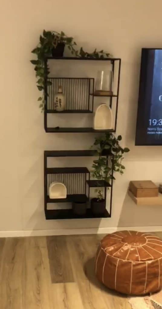 ⁦יחידת מדפים לתליה- שחור⁩ – תמונה ⁦5⁩