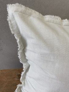 ⁦כרית איידן מלבנית אוף וייט⁩ – תמונה ⁦3⁩