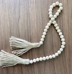 שרשרת חרוזי עץ טבעי – תמונה 4